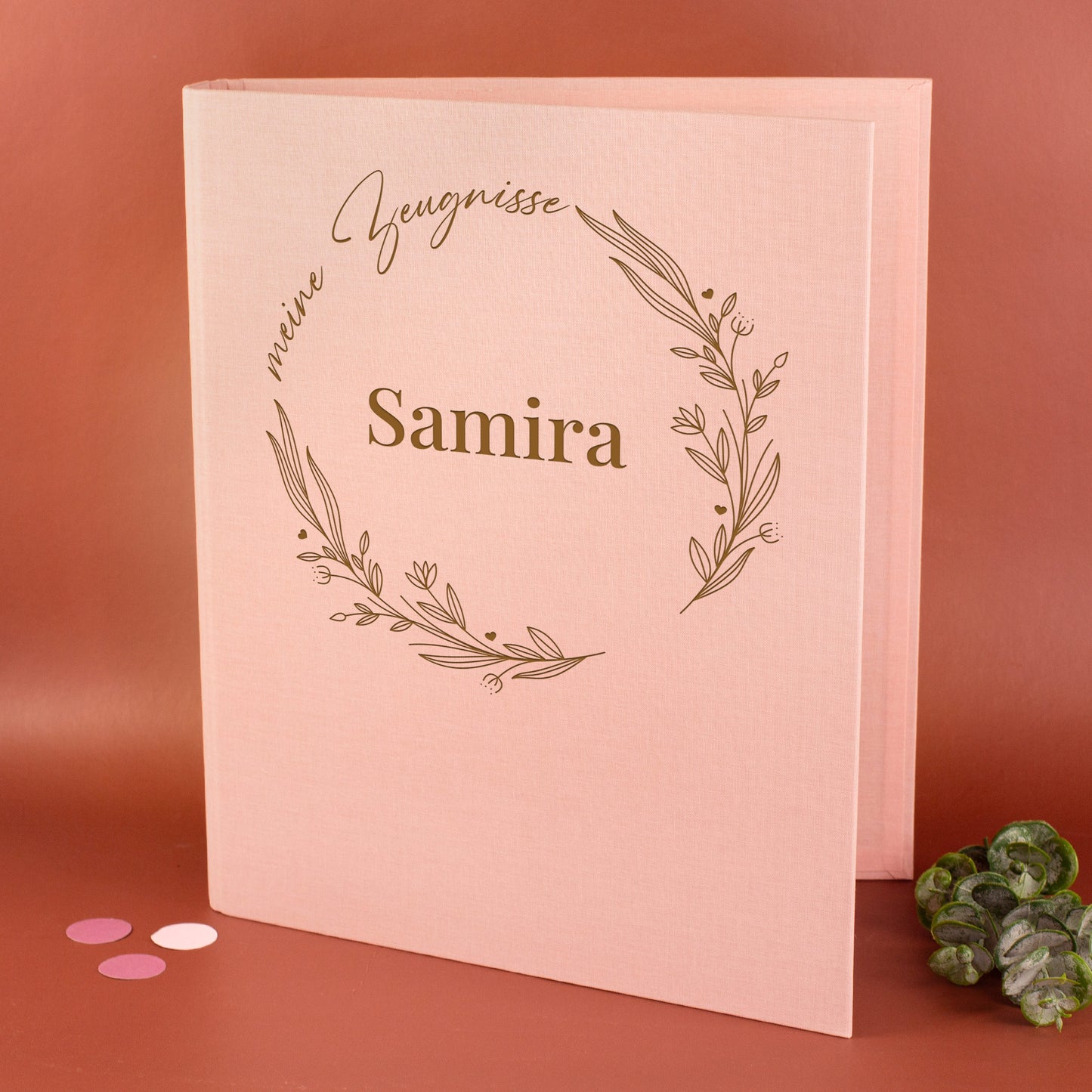 Personalisierte Zeugnismappe aus Leinen graviert mit Name und floralem Line Art Motiv | Farbauswahl