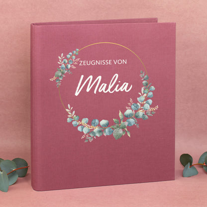 Rosa Zeugnismappe mit Eukalyptuskranz und Name Malia personalisiert