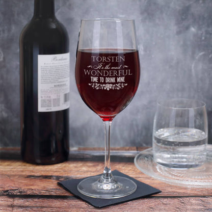 Weinglas It's the most wonderful time to drink wine mit Gravur