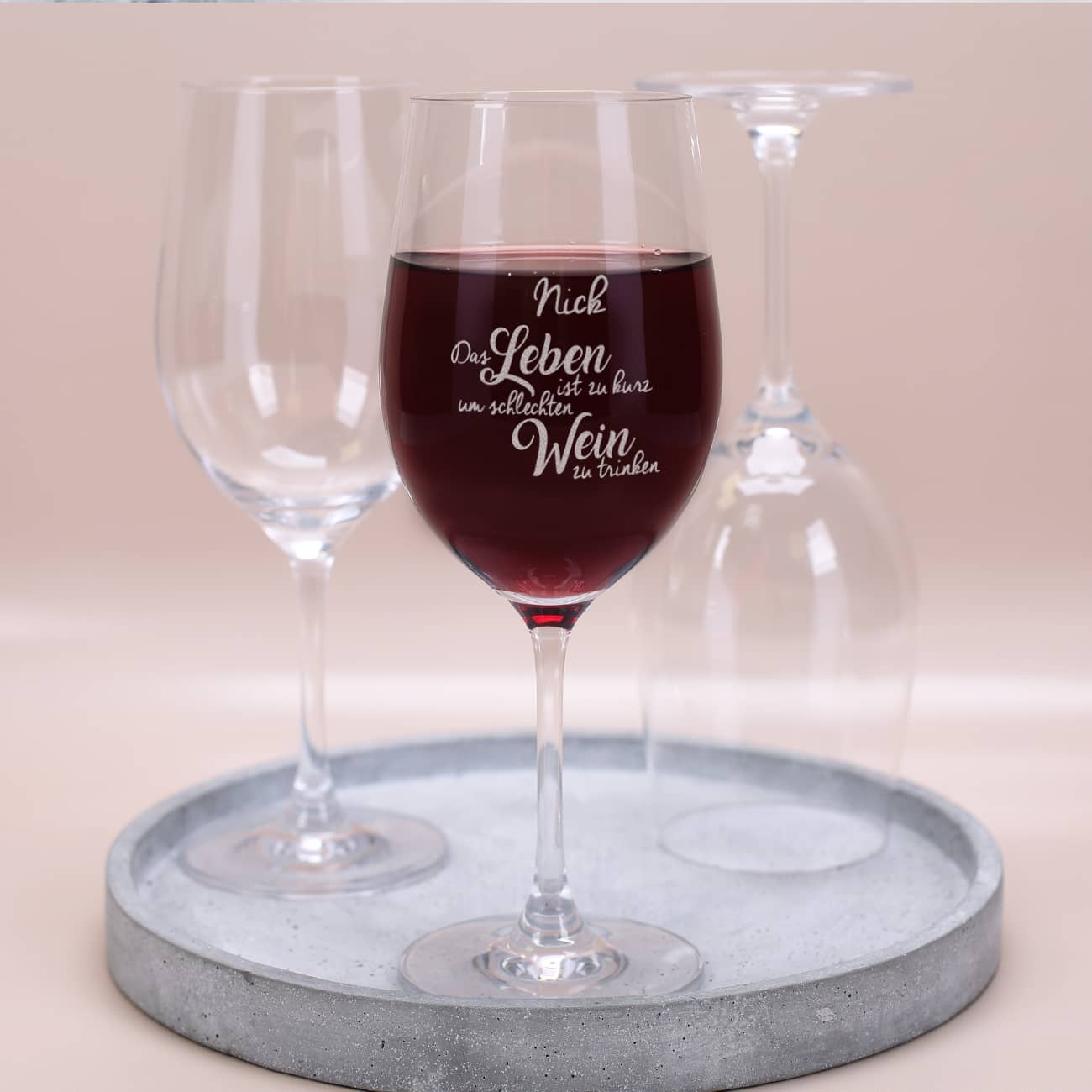 Weinglas "Das Leben ist zu kurz um schlechten Wein zu trinken" mit Ihrem Wunschnamen