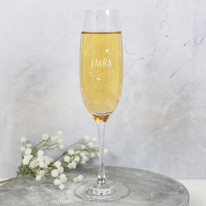 Sektglas mit Name und Herz aus Punkten