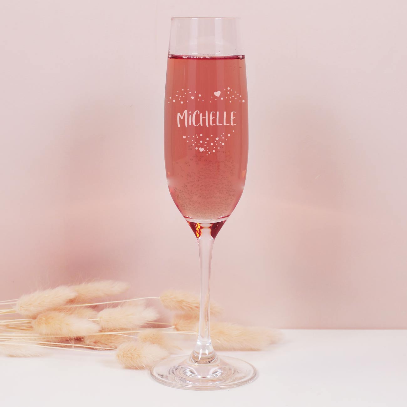 Sektglas mit Name und Herz aus Punkten