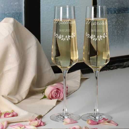 Sektglas-Set zur Hochzeit mit Ihren Wunschnamen und Datum