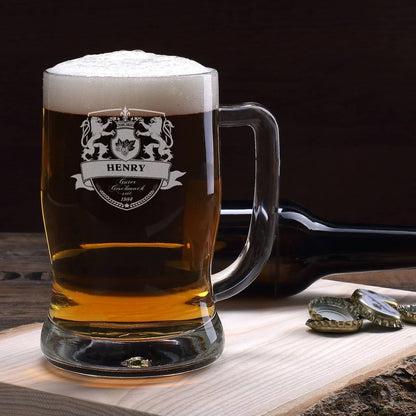 Graviertes Bierseidel mit Motiv, Wunschnamen und Geburtsjahr