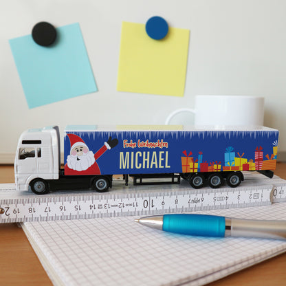 Miniatur-LKW zu Weihnachten mit Namensaufdruck, dekorativ aufgestellt