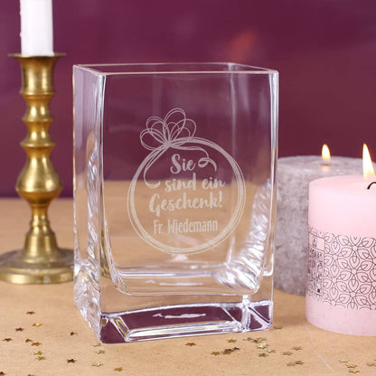 Sie sind eine Geschenk! gravierte Vase mit Name
