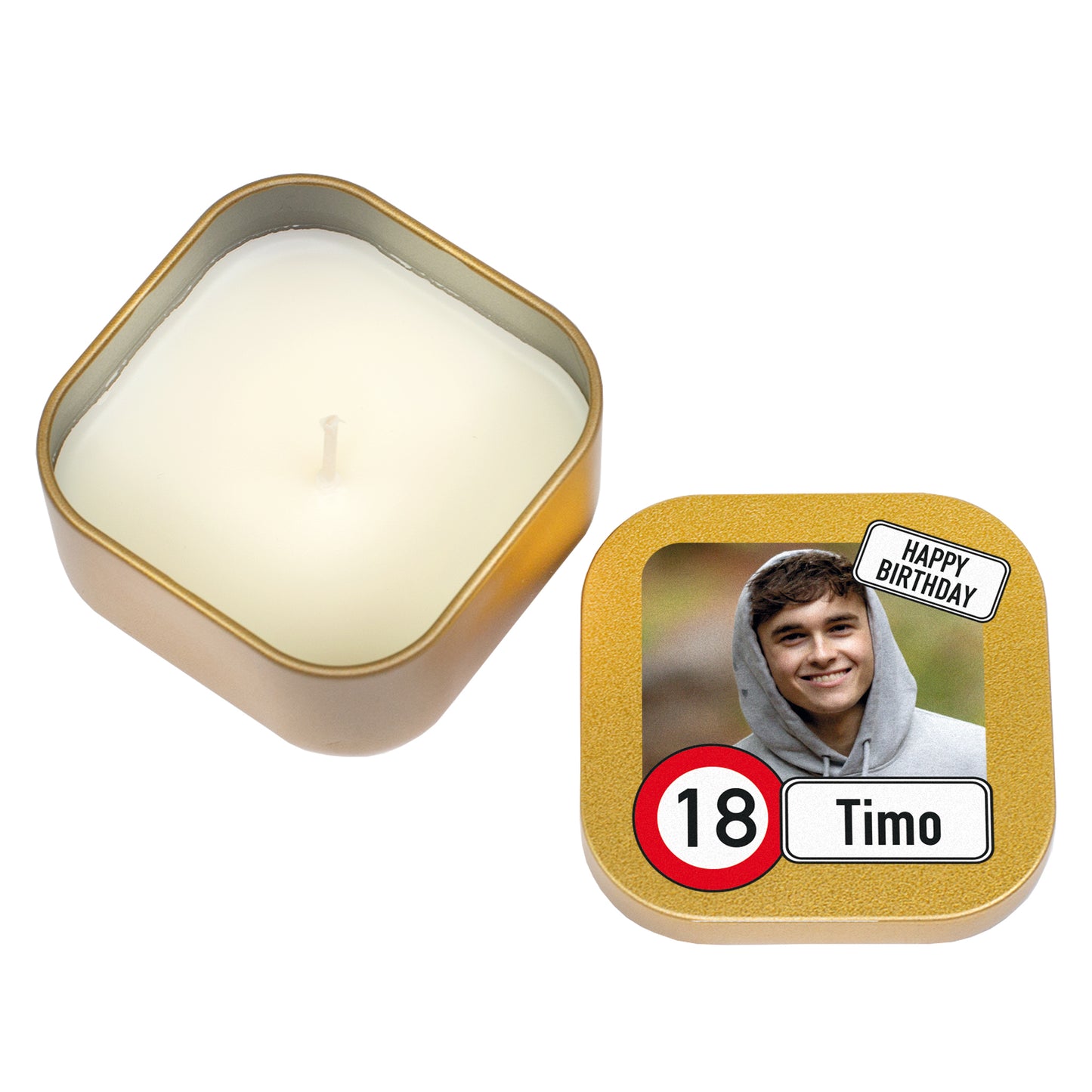 Goldene Mini Duftkerze mit weißem Wachs und personalisiertem Deckel mit Foto, Alter 18 und Name Timo auf weißem Hintergrund
