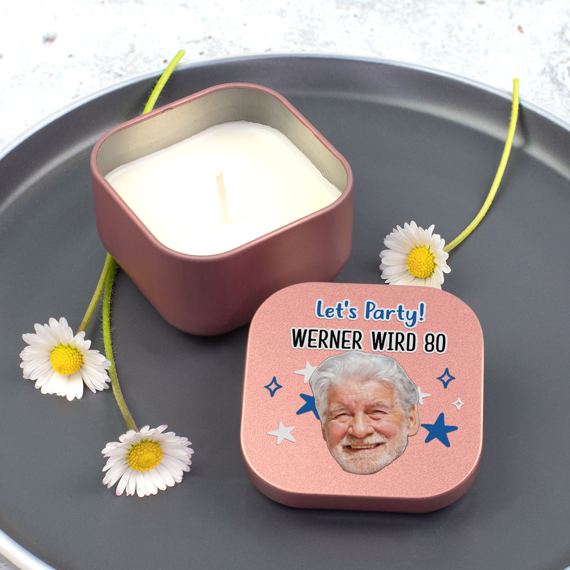 Personalisierte Duftkerze zum runden Geburtstag mit Foto, Name und Let’s Party Motiv