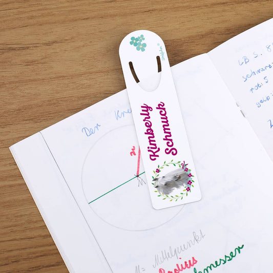 Weißes Lesezeichen mit Pferd und Wunschname