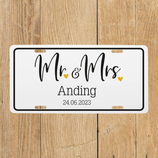 Blechschild mit Name, Datum und Mr. & Mrs. Motiv bedruckt