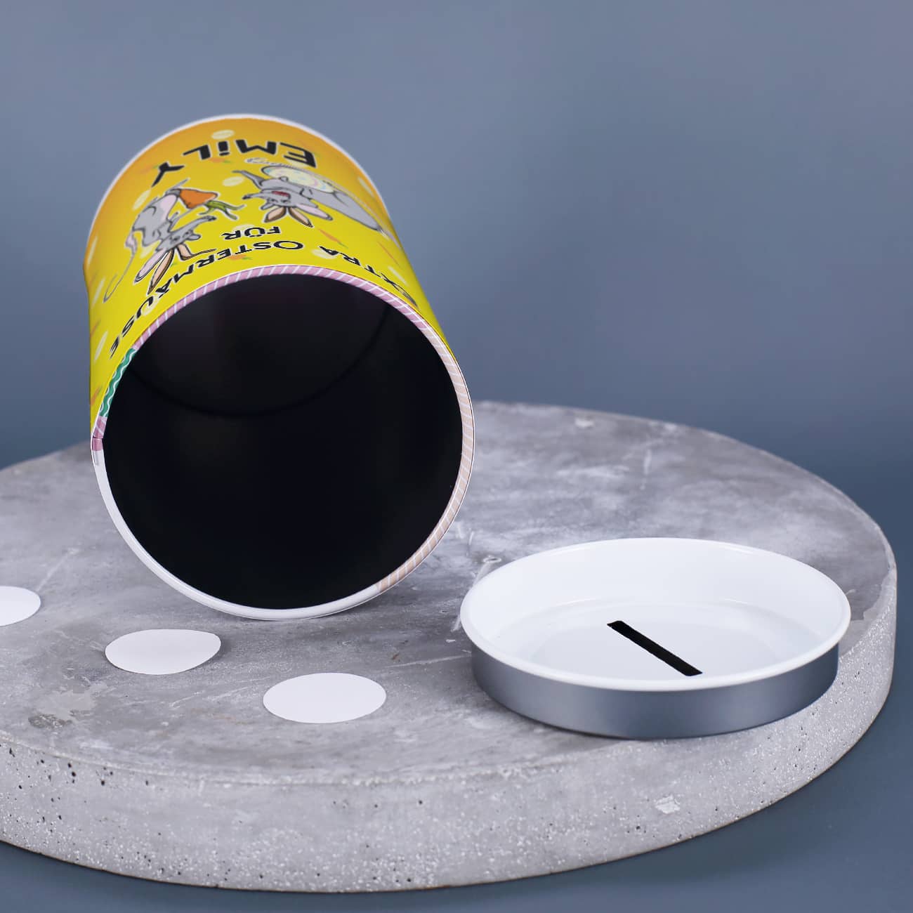 Aus Blech mit abnehmbaren Deckel