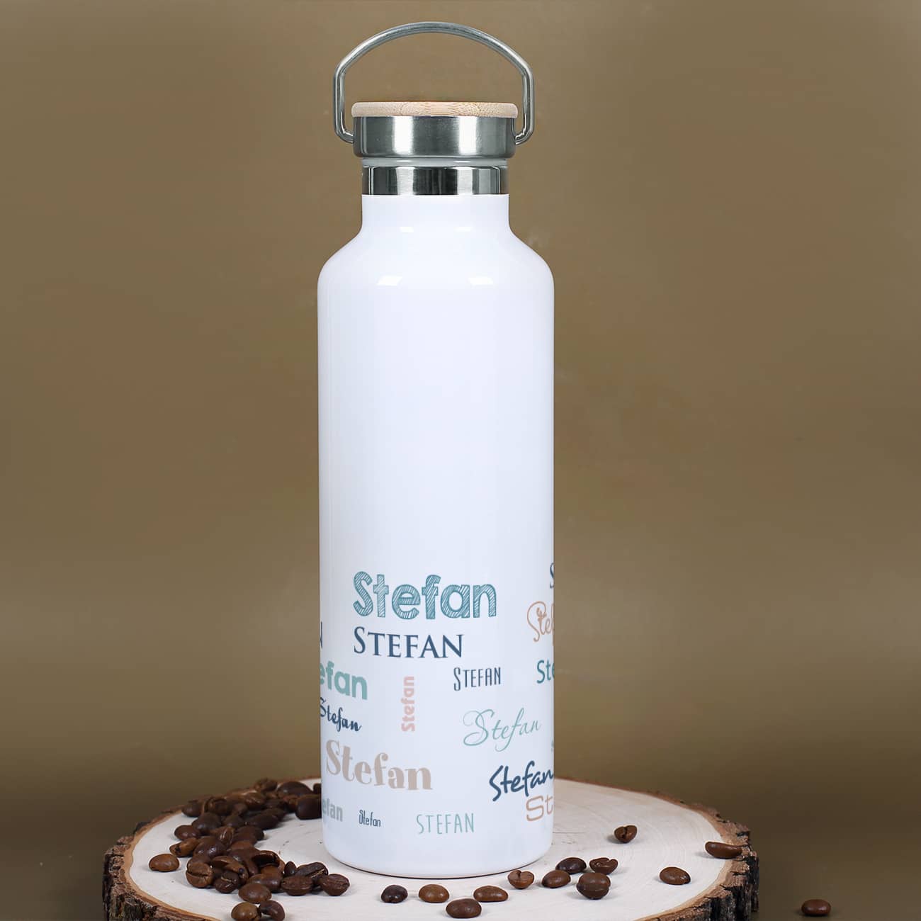 Thermosflasche in Weiß mit bunten Namen bedruckt