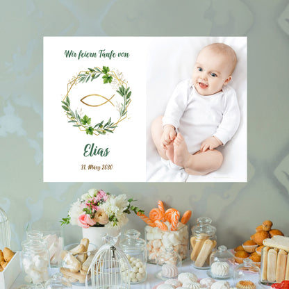 Personalisiertes Banner mit Foto zur Taufe mit Fisch, Blätterkranz und Name
