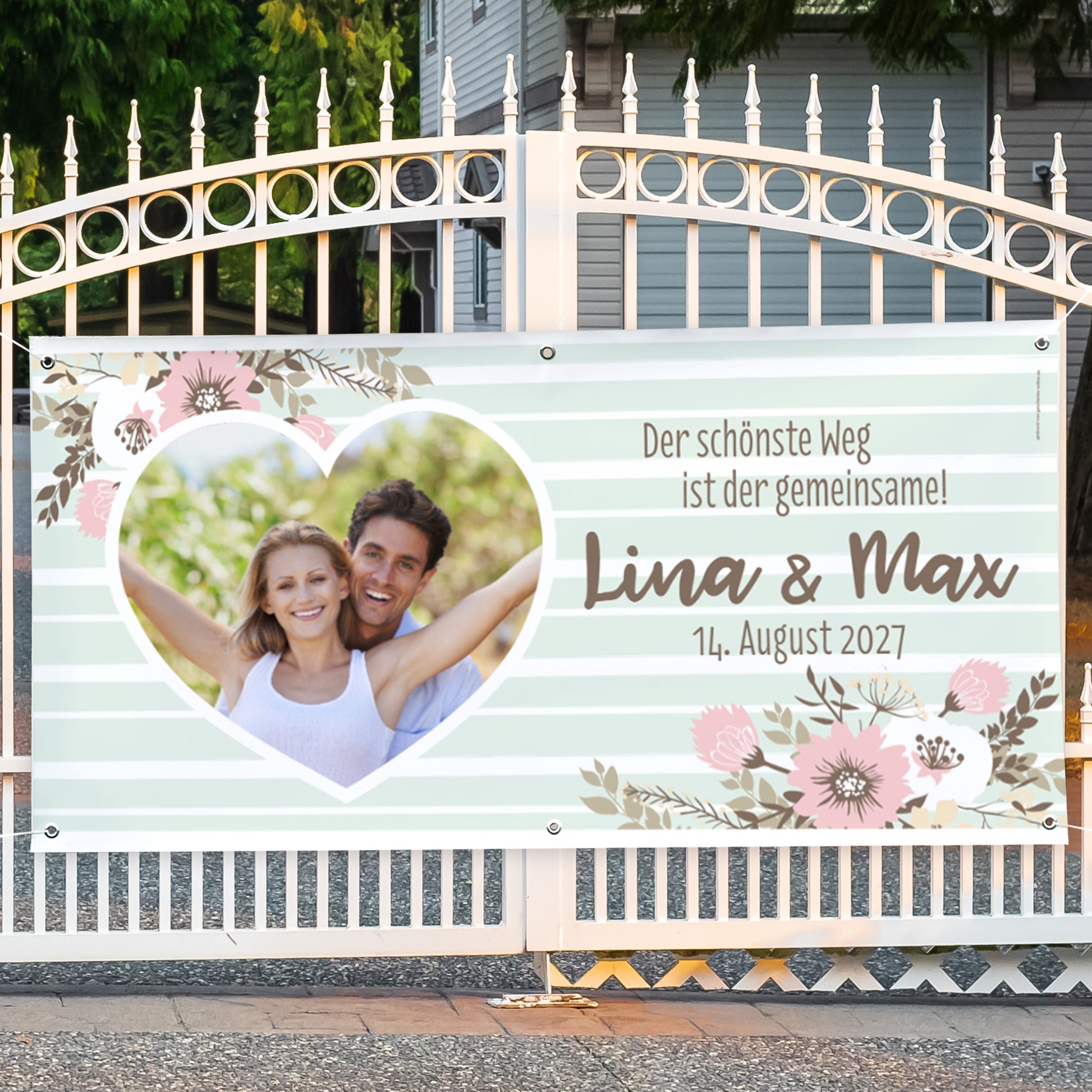 Persönlich bedrucktes Banner zur Hochzeit mit Foto im Herz
