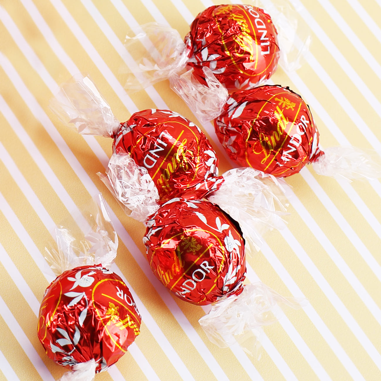 5 zartschmelzende Vollmilch-Lindorkugeln