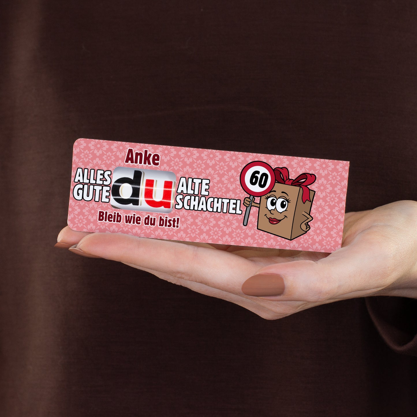 Personalisierter duplo Riegel Alte Schachtel mit Name Anke und Alter 60 in der Hand