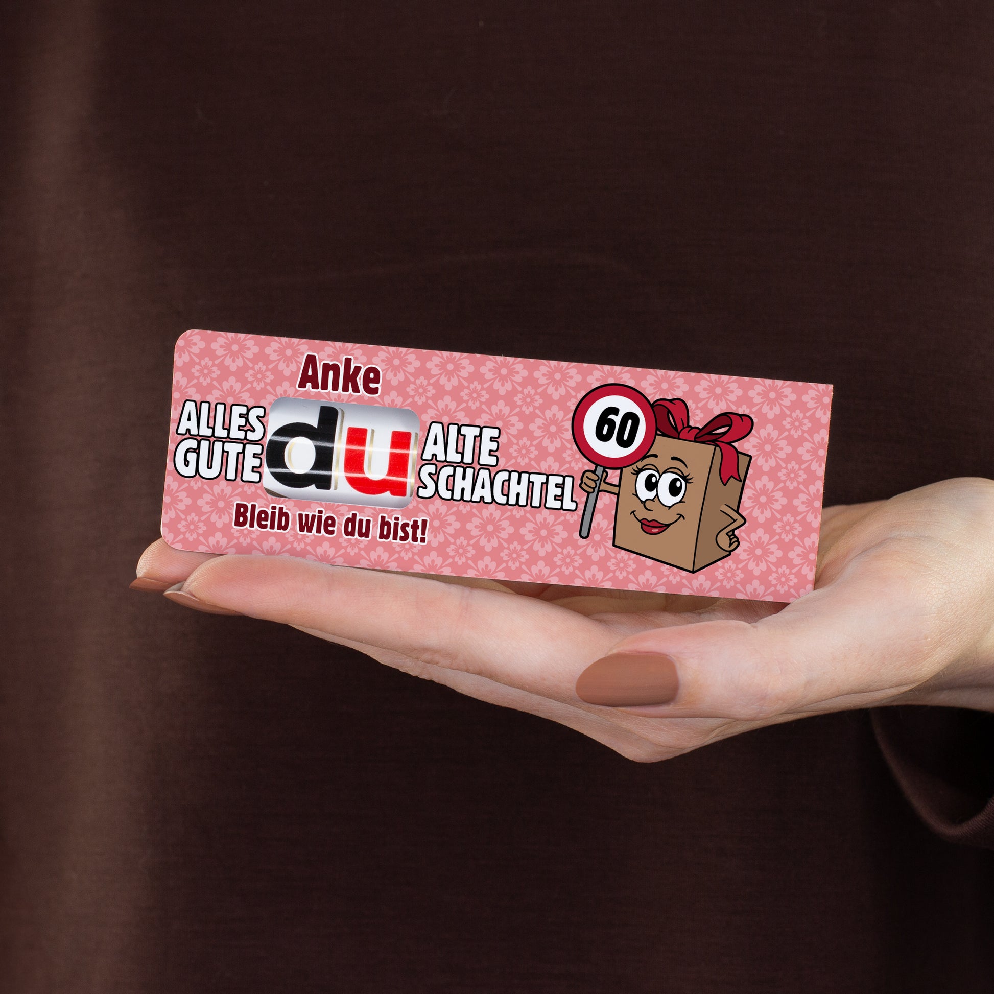 Personalisierter duplo Riegel Alte Schachtel mit Name Anke und Alter 60 in der Hand