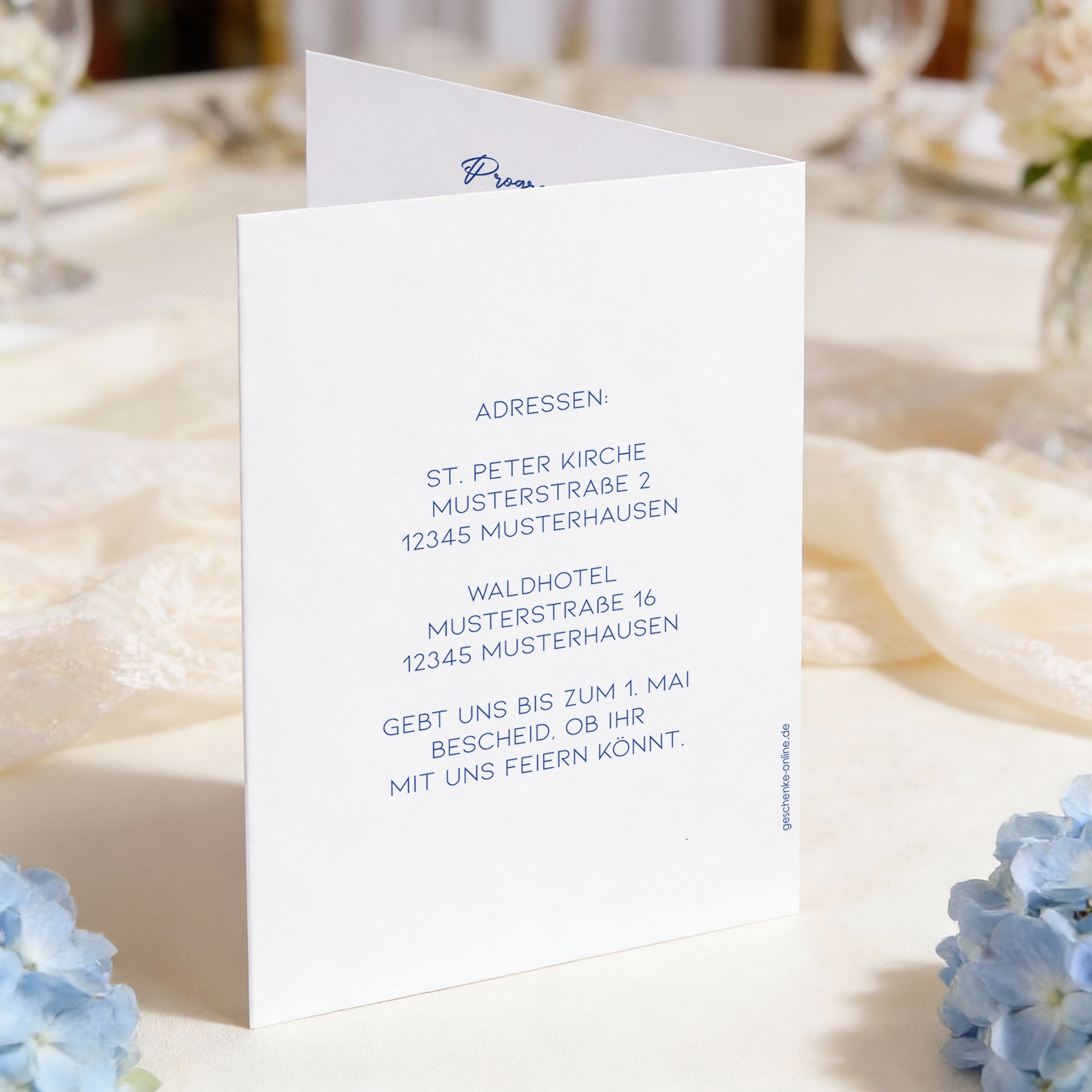 Rückseite der Hochzeitseinladungskarte als Klappkarte mit frei gestaltbarem Textbereich für Adressen und Rückmeldehinweis, Druck in Blau