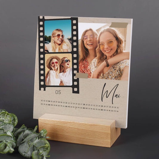 Tischkalender mit 3 Bilder pro Monat und Holzsockel
