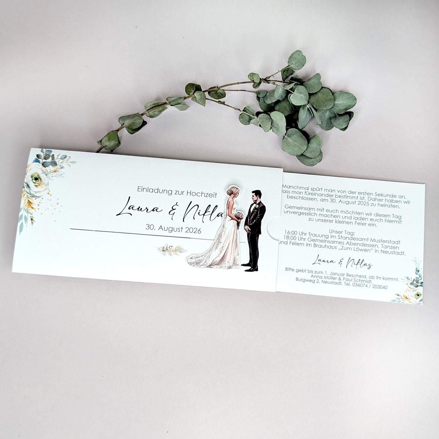 Einladung zur Hochzeit - Ziehkarte mit Brautpaar und Blumen (Motiv 1)