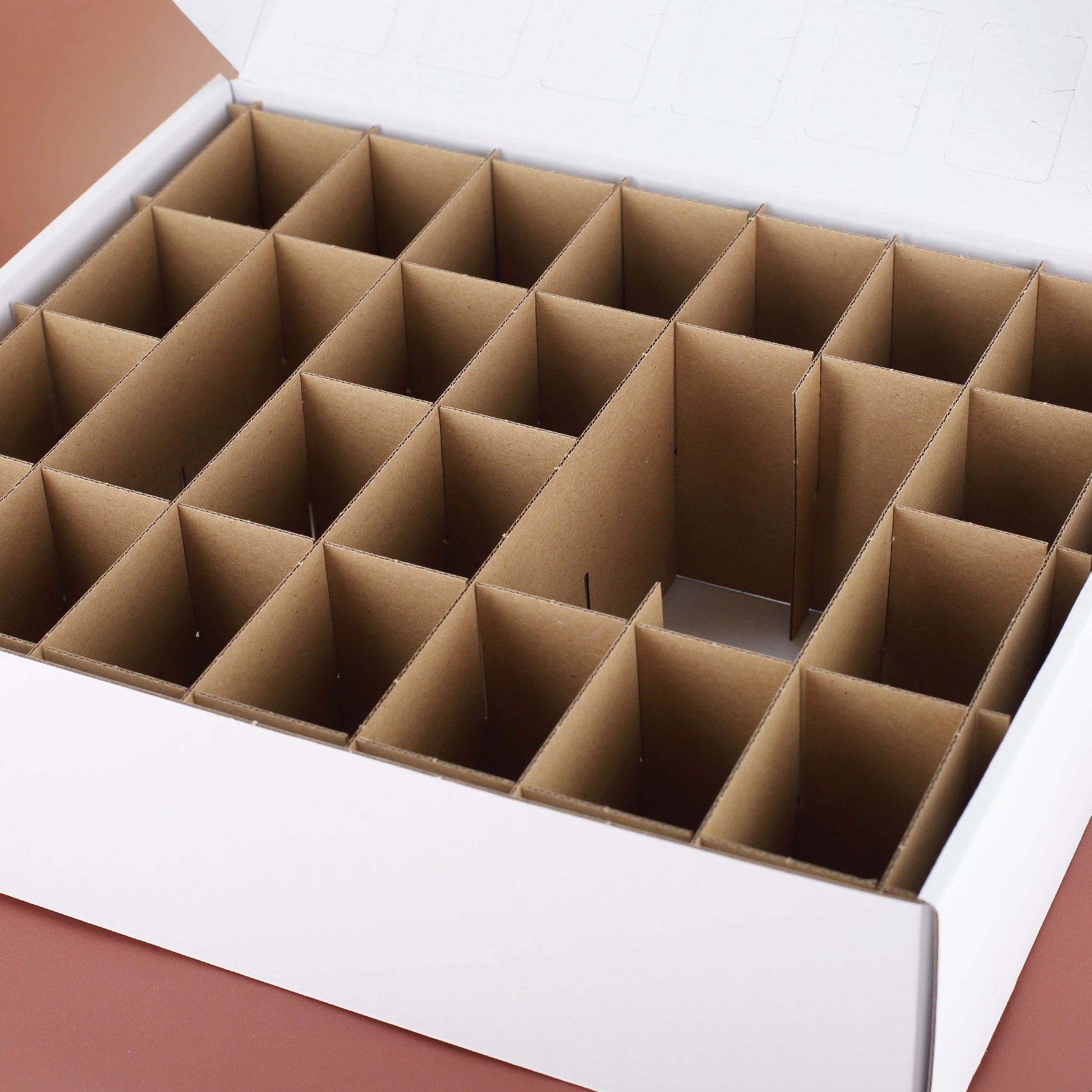 Innenansicht Steck-Inlay des Meowy Christmas Adventskalenders zum Befüllen