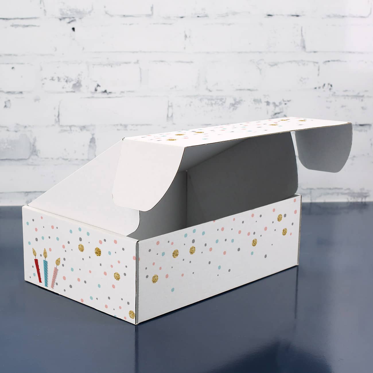 Geschenkbox mit Name - Geburtstage sind kein Grund älter zu werden