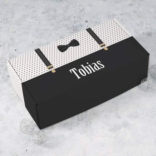 Geschenkverpackung mit schnittigen Hosenträgern