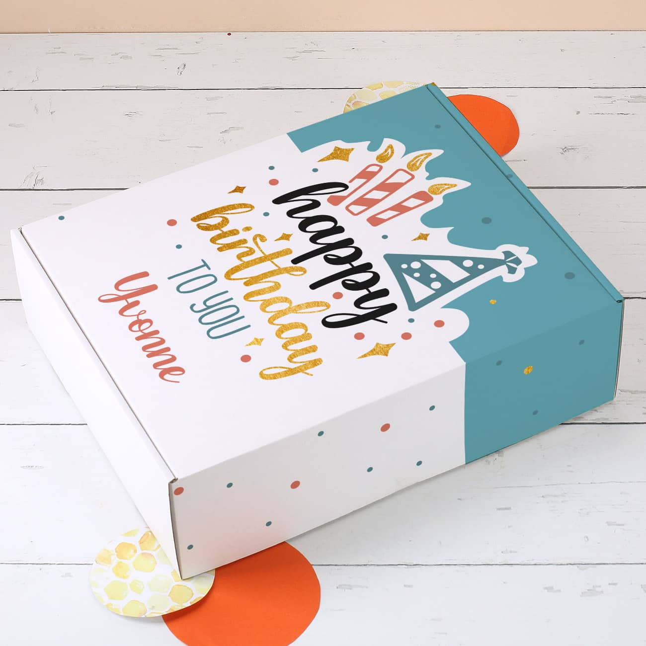 Große Geschenkbox für Geburtstagspräsente mit Spruch "Happy Birthday to you" und Name