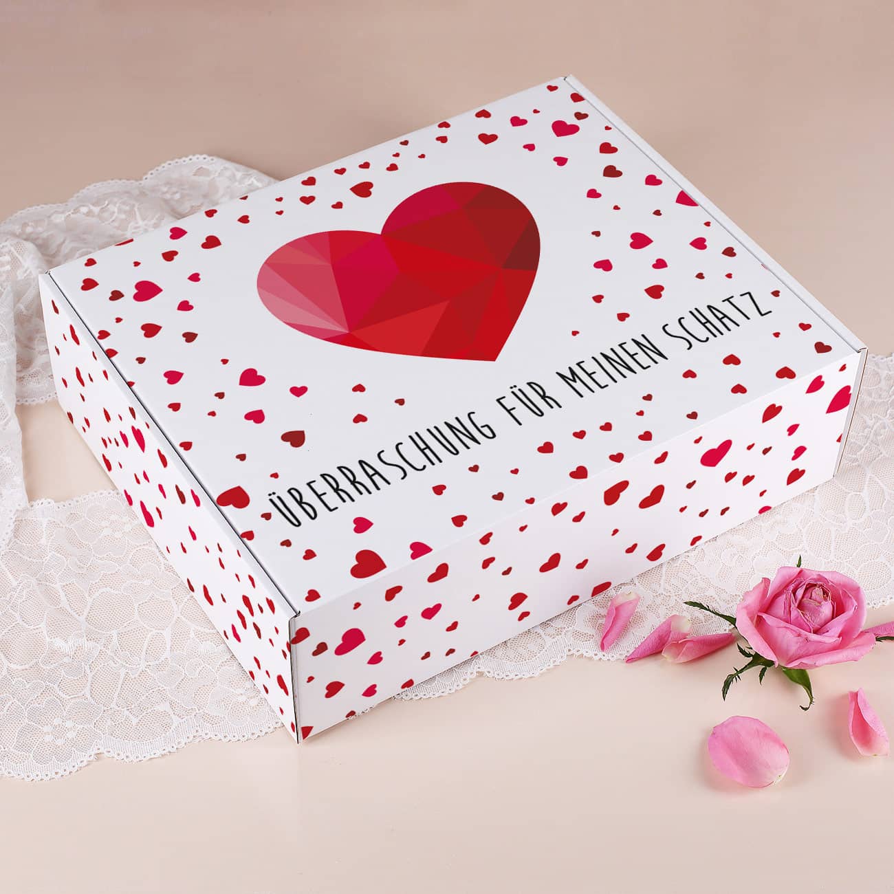 Tolle Geschenkbox mit vielen Herzen und Wunschtext