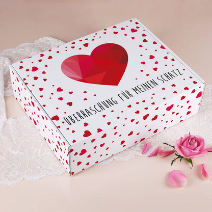 Tolle Geschenkbox mit vielen Herzen und Wunschtext