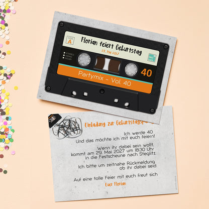 Retro Einladungskarte mit Musikkassette Motiv für Party und Geburtstag personalisiert
