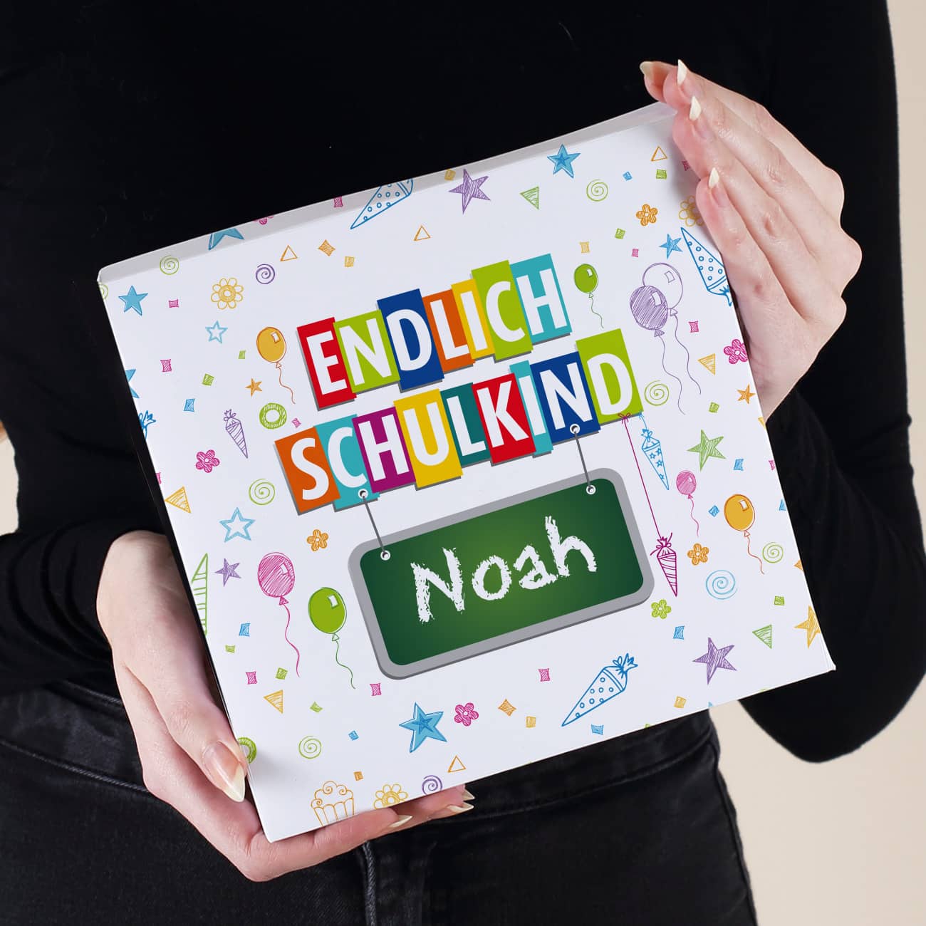 Pralinenschachtel gefüllt mit Lindt Pralinen und Ihrem Wunschnamen personalisiert