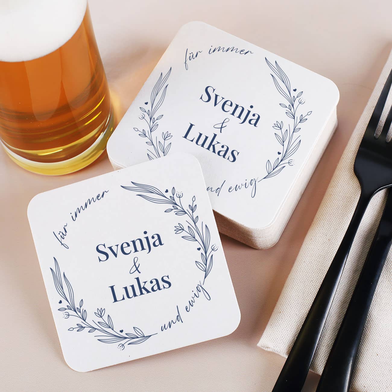 30 Pappuntersetzer gestaltet mit Namen als Motiv