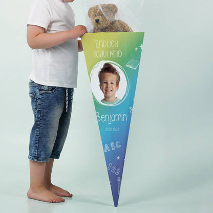 Kunterbunte Schultüte mit Foto, Name, Datum und Endlich Schulkind-Motiv