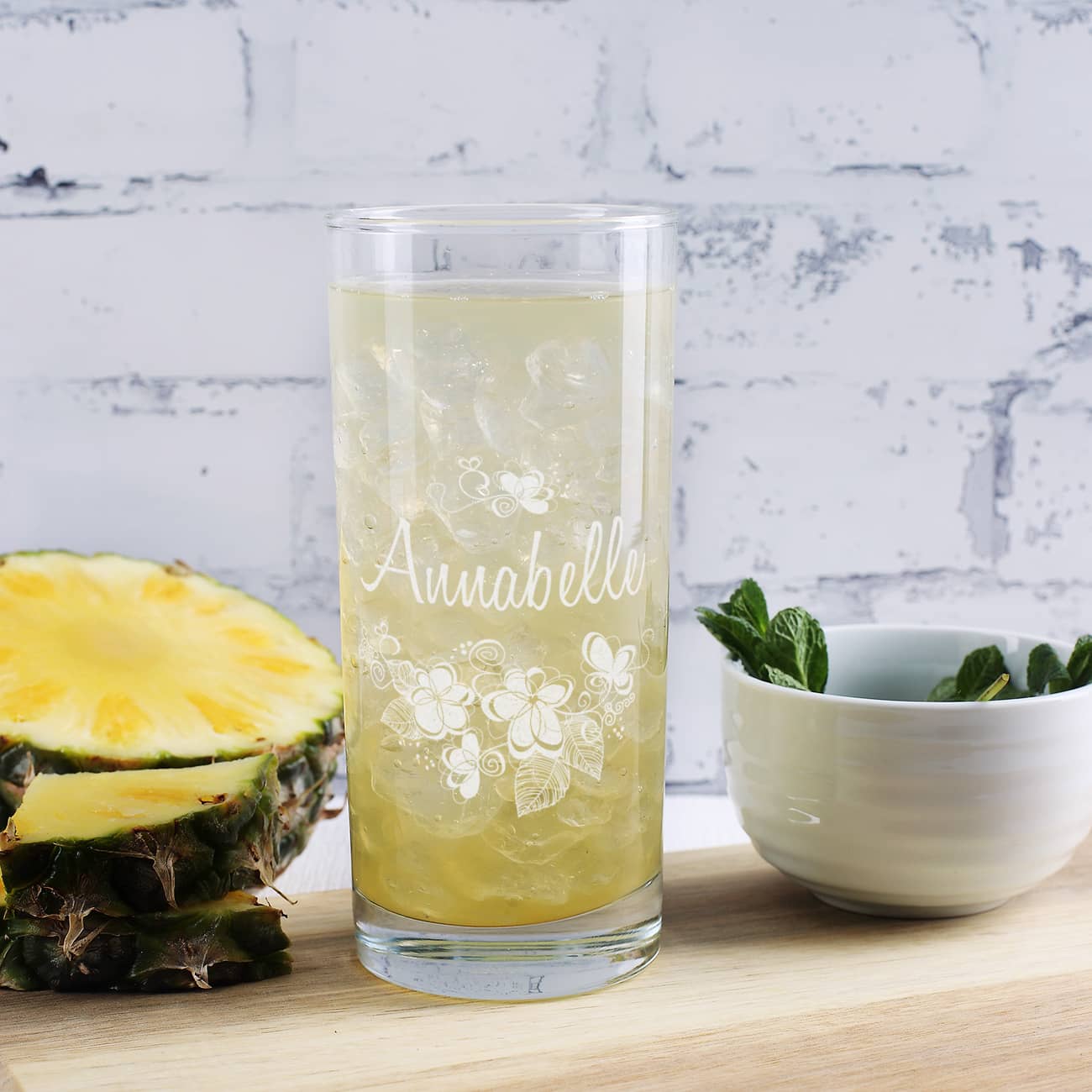 Trinkglas - Blütenmotiv mit Namensgravur