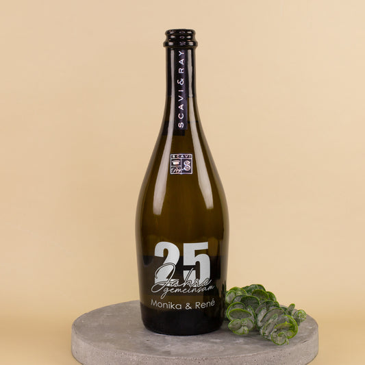 Personalisierte Prosecco-Flasche zur Silberhochzeit mit Aufdruck 25 Jahre gemeinsam und Namen Monika & René 