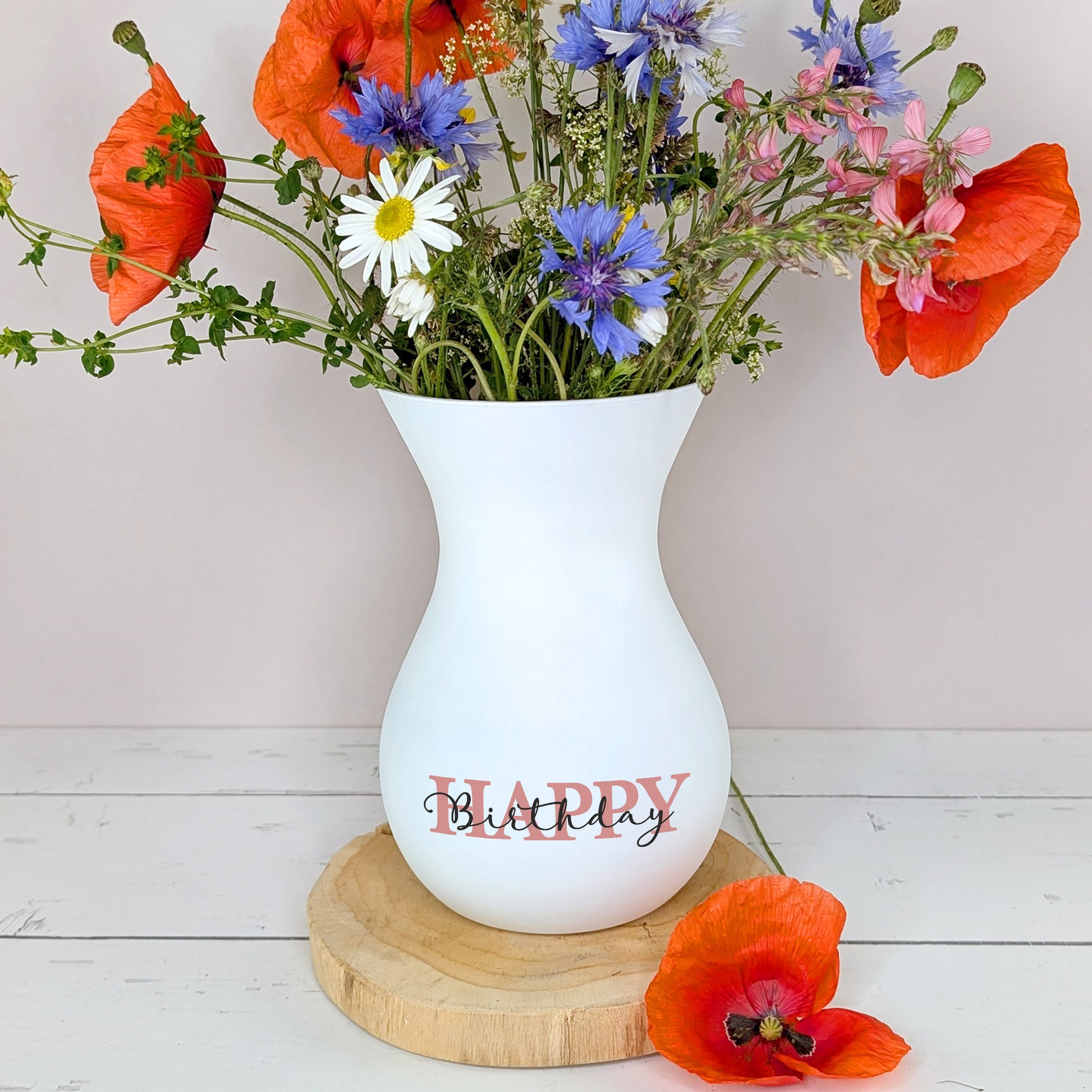 Personalisierte Ritzenhoff-Vase in Weiß mit Blumenstrauß