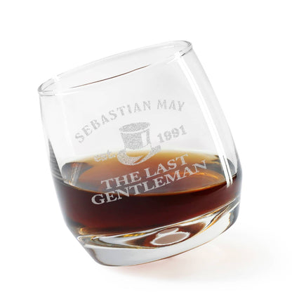 Schräg stehendes sich drehendes mit Name und Jahr graviertes Whiskyglas für Gentlemen