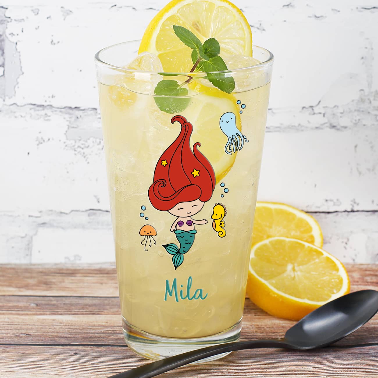 Bedrucktes Trinkglas mit Meerjungfrau und Name