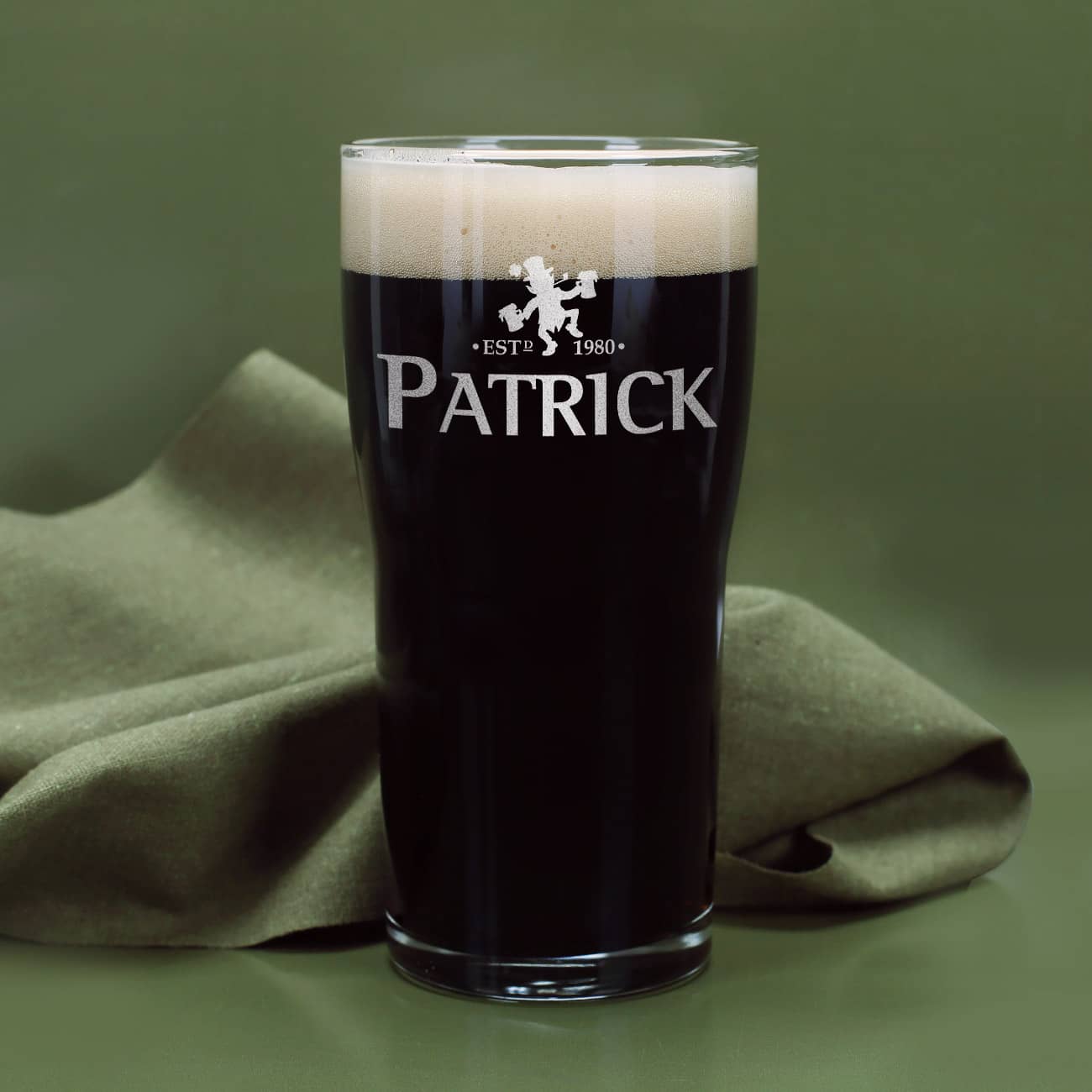 Pint Bierglas für irisches Bier mit Gravur von Jahr und Name personalisiert