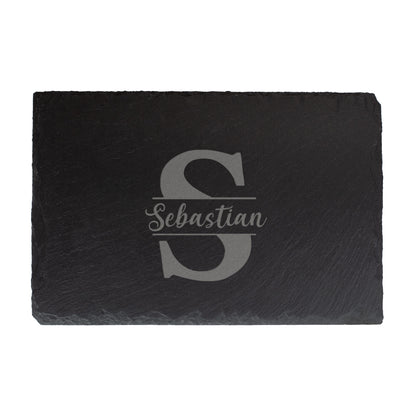 Rechteckige Schieferplatte mit Gravur „S“ und Name Sebastian, moderne Servier- und Dekoplatte