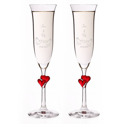 Zwei gravierte Sektgläser als persönliches Geschenk zur Hochzeit