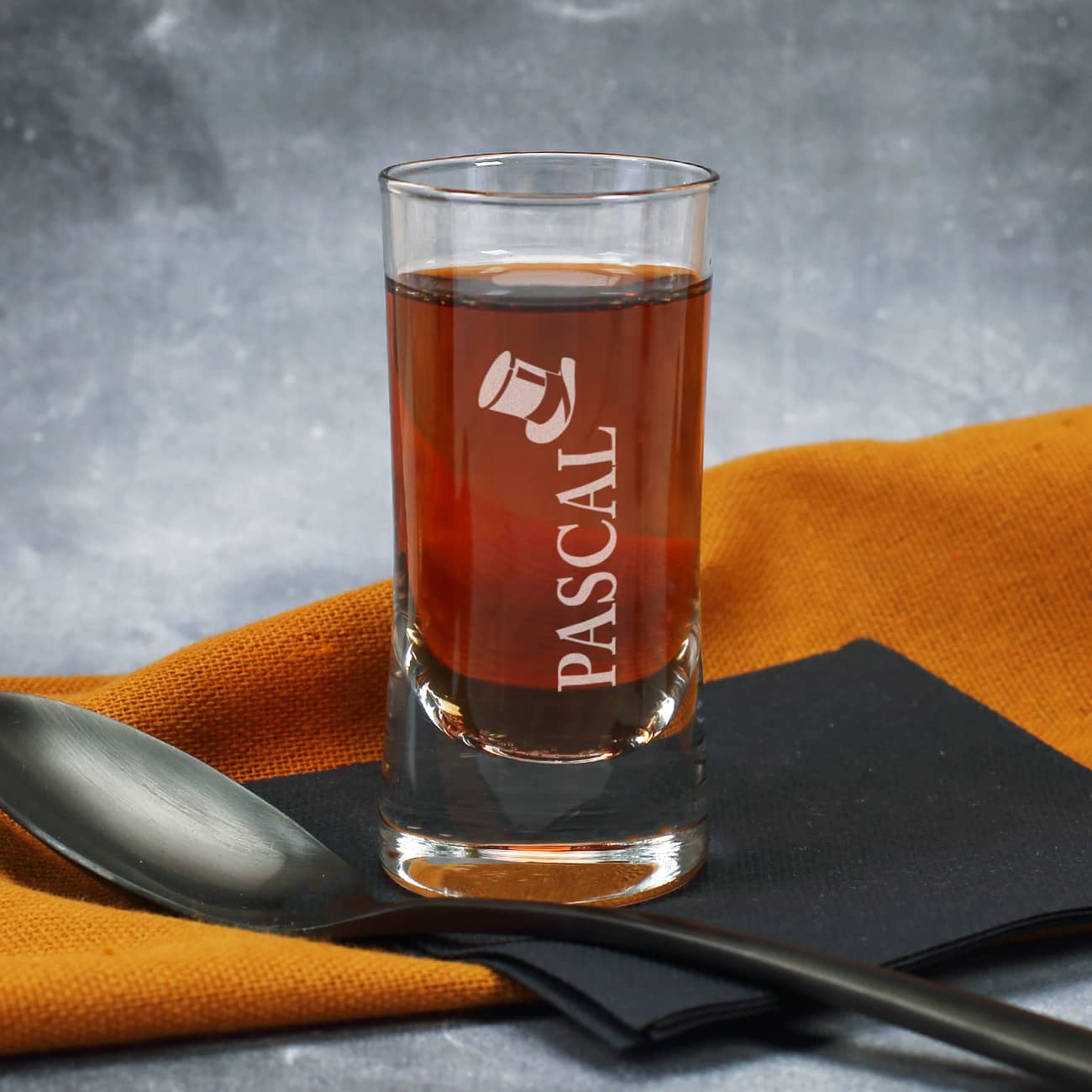 Schnapsglas mit edler Gravur