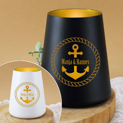 Maritimes Windlicht in Schwarz oder Weiß mit Namensgravur und Anker als Motiv