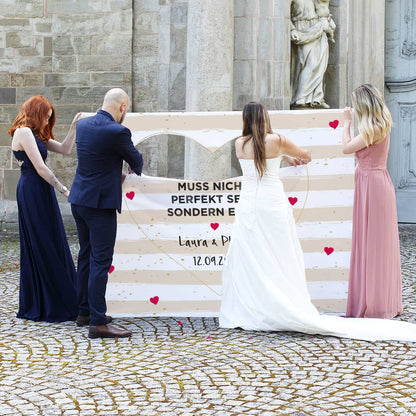 Bedrucktes Hochzeitsbanner als Spiel für das Brautpaar