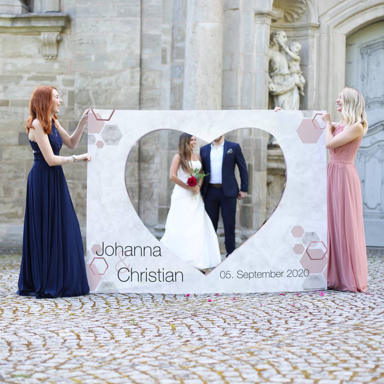 Großes Hochzeitsbanner zum Durchtragen der Braut