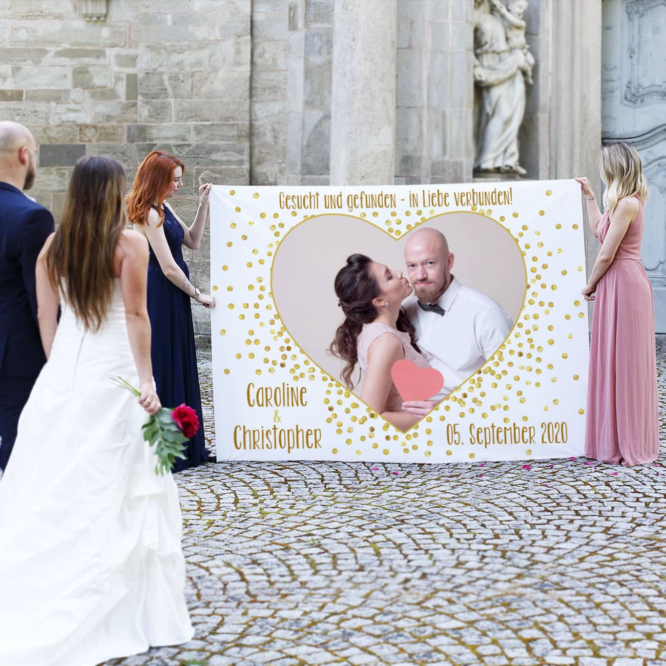 Bedrucktes Herzchenbanner zur Hochzeit mit großem Foto