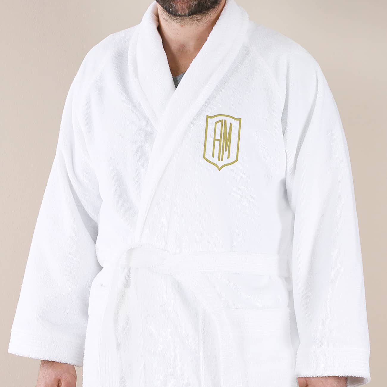 Weicher Bademantel mit Initialen bestickt in Gold, Unisex Gr. S-XL