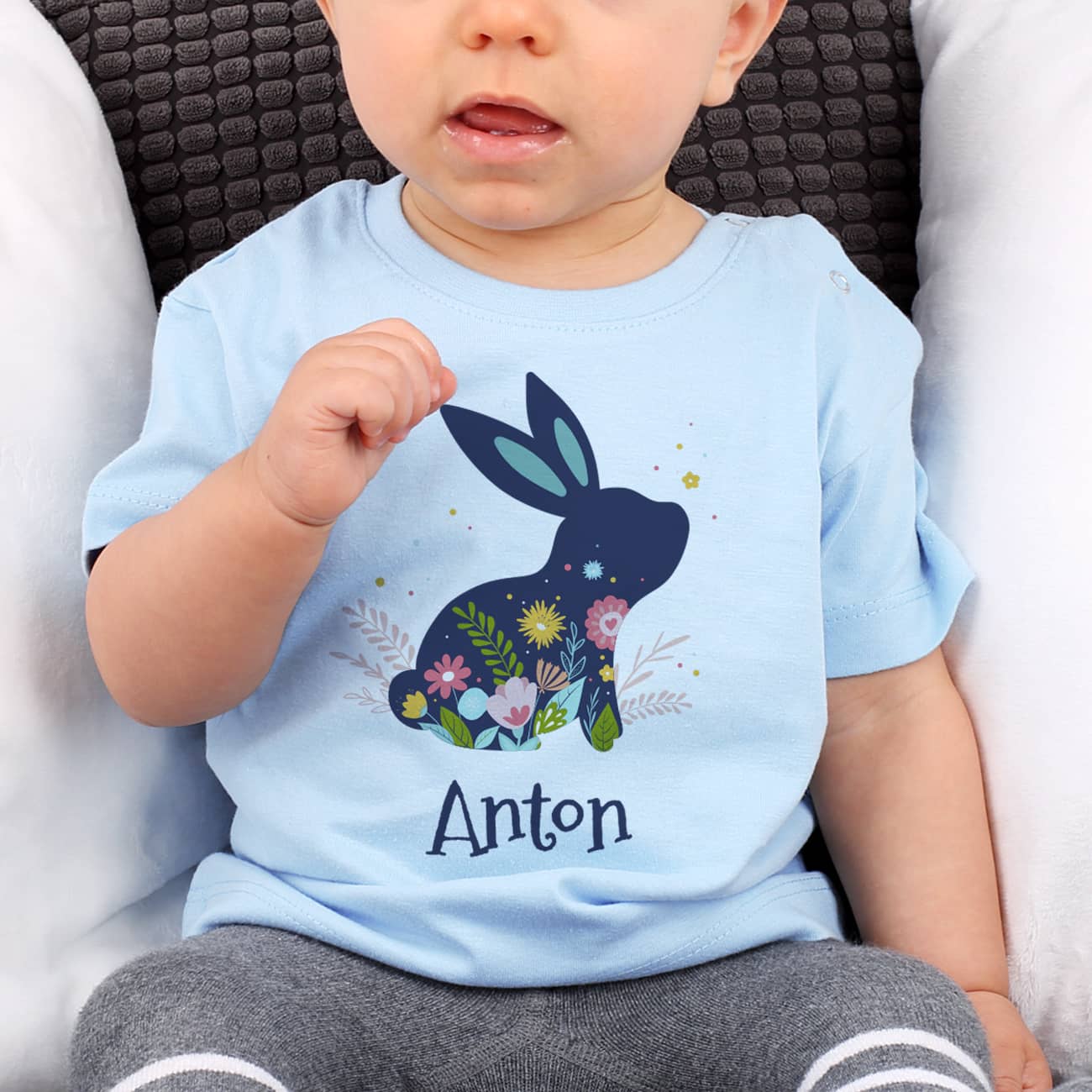 Ostergeschenk - Babyshirt mit Name und Osterhase