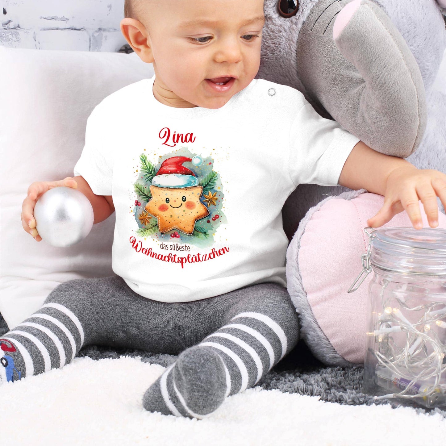 Personalisiertes Baby T-Shirt zu Weihnachten mit Name "das süßeste Weihnachtsplätzchen"
